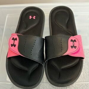 Under Armour slides pink and black size 9